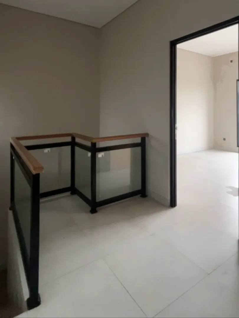 5 (23)